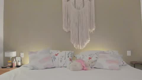 anatalybee online show from September 27, 3:00 am