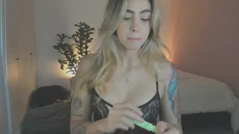 anatalybee online show from March 17, 9:18 pm