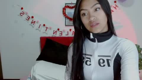 Nataly Escobar online show from September 19, 12:28 pm