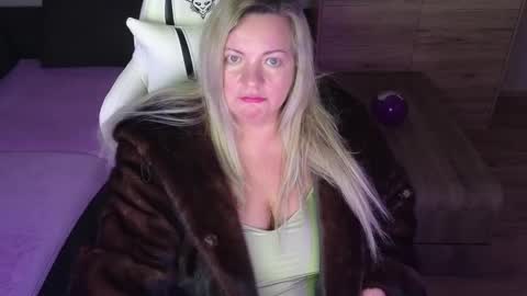 Snapshot of natascha1202 chatting on February 19, 11:36 pm Natalli online show from February 19, 11:36 pm