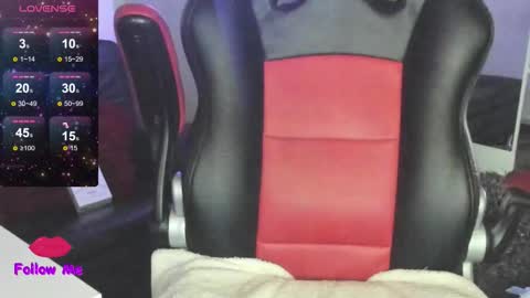 Snapshot of natasha__logan chatting on October 7, 6:32 am Natasha online show from October 7, 6:32 am