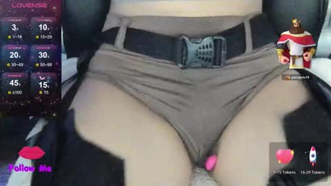 Snapshot of natasha__logan chatting on October 31, 4:13 am Natasha online show from October 31, 4:13 am