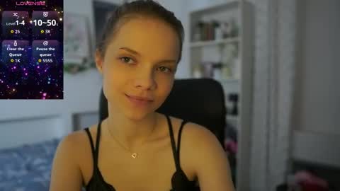 Snapshot of natasha__malkova chatting on October 13, 8:14 am natasha__malkova online show from October 13, 8:14 am