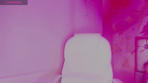 Snapshot of natasha_smith_ws chatting on December 11, 1:05 am Natasha online show from December 11, 1:05 am