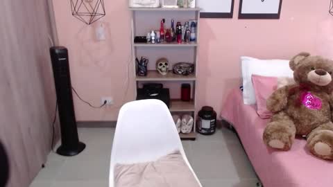 Snapshot of natasha_woo chatting on February 1, 2:02 pm Nat online show from February 1, 2:02 pm