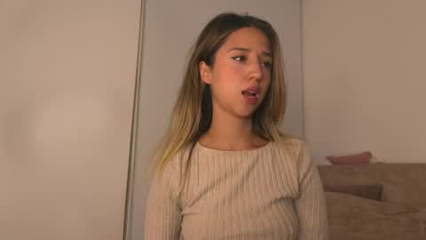 Snapshot of natasna1 chatting on December 1, 7:35 am Natasha Independent model online show from December 1, 7:35 am