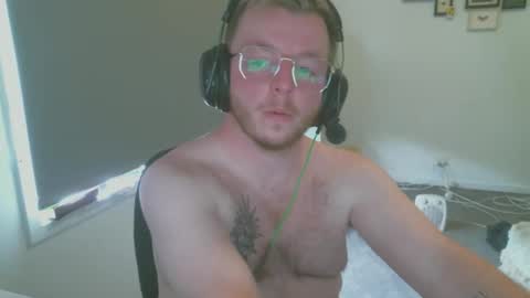 Snapshot of nate9773 chatting on October 31, 1:06 am Nathan online show from October 31, 1:06 am