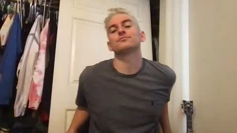 Snapshot of natetheexplorer chatting on November 3, 11:59 pm natetheexplorer online show from November 3, 11:59 pm