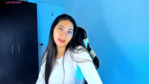 Snapshot of nathalie_rose chatting on December 23, 12:19 pm Nathalie online show from December 23, 12:19 pm