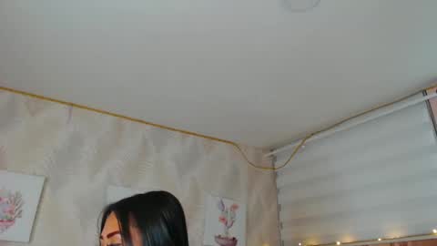 Snapshot of nathalierose_1 chatting on January 16, 9:59 am Nathalie Rose online show from January 16, 9:59 am