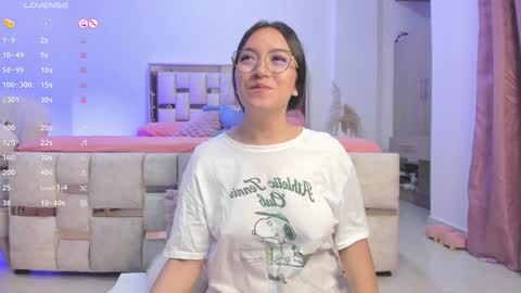 Snapshot of nathaly_star04 chatting on December 11, 8:26 am online show from December 11, 8:26 am