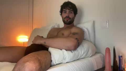 Snapshot of nathan_gael chatting on May 7, 6:24 pm Nathaniel online show from May 7, 6:24 pm