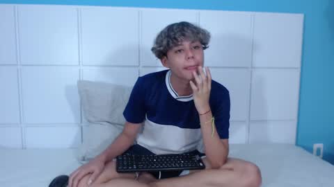 Snapshot of nathanbell1 chatting on September 11, 10:04 am nathanbell1 online show from September 11, 10:04 am