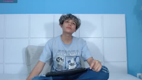 Snapshot of nathanbell1 chatting on September 18, 4:58 am nathanbell1 online show from September 18, 4:58 am