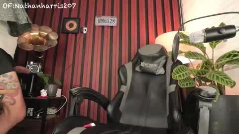 Snapshot of nathanharris207 chatting on December 4, 8:39 pm Nathan Harris online show from December 4, 8:39 pm