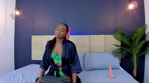 Snapshot of nathy_ross chatting on February 12, 4:33 am nathy_ross online show from February 12, 4:33 am