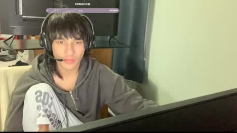 Snapshot of native_boy2 chatting on November 16, 9:48 am native_boy2 online show from November 16, 9:48 am