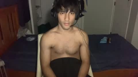 Snapshot of native_boy2 chatting on December 19, 7:26 am native_boy2 online show from December 19, 7:26 am