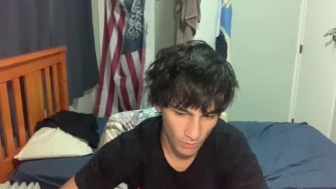 Snapshot of native_boy2 chatting on December 22, 8:11 am native_boy2 online show from December 22, 8:11 am