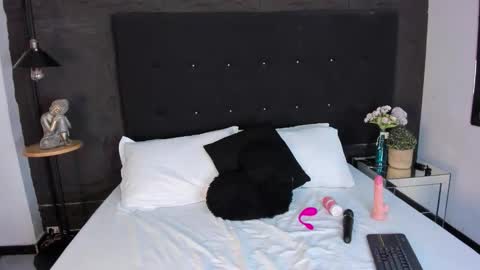 NATTASHA BROWN  online show from December 2, 12:43 pm