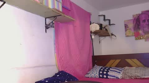 Snapshot of natty_01 chatting on January 18, 1:51 pm natalia online show from January 18, 1:51 pm