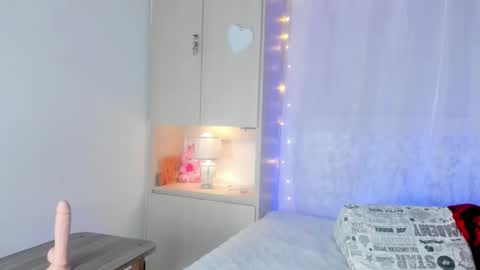 Snapshot of nattysnow chatting on November 27, 4:14 am NATALIA online show from November 27, 4:14 am