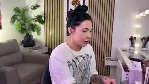 Snapshot of nattywithoutdaddy chatting on October 30, 8:05 am NATTY FIERROS online show from October 30, 8:05 am