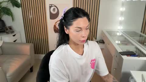 Snapshot of nattywithoutdaddy chatting on November 6, 9:54 am NATTY FIERROS online show from November 6, 9:54 am