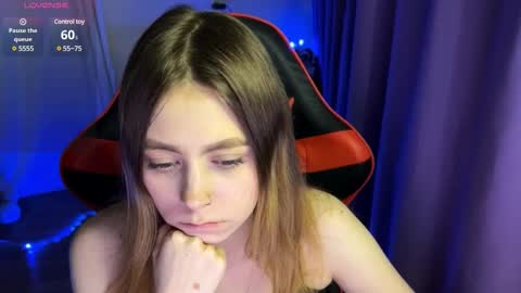 natural_babe666 online show from March 3, 6:33 pm