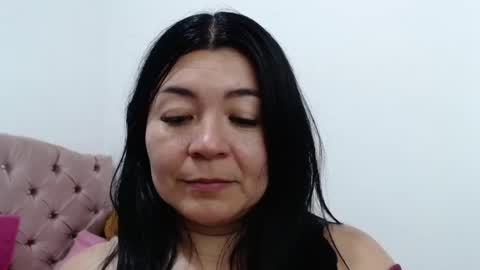 Snapshot of naturally_mature chatting on December 27, 4:36 am Sammy online show from December 27, 4:36 am