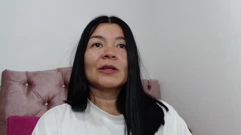 Snapshot of naturally_mature chatting on February 8, 4:03 am Sammy online show from February 8, 4:03 am