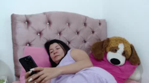 Snapshot of naturally_mature chatting on February 9, 9:58 am Sammy online show from February 9, 9:58 am