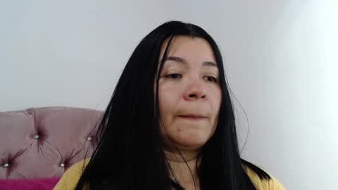 Snapshot of naturally_mature chatting on February 12, 5:58 am Sammy online show from February 12, 5:58 am