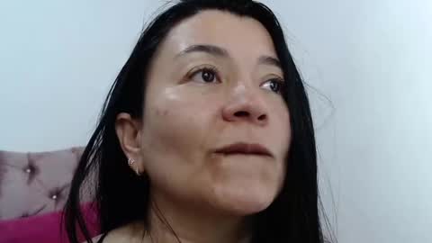 Snapshot of naturally_mature chatting on February 18, 4:37 am Sammy online show from February 18, 4:37 am