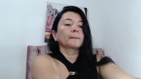Snapshot of naturally_mature chatting on May 4, 2:18 am Sammy online show from May 4, 2:18 am