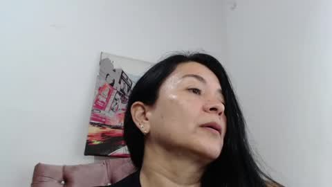 Snapshot of naturally_mature chatting on May 17, 4:43 am Sammy online show from May 17, 4:43 am