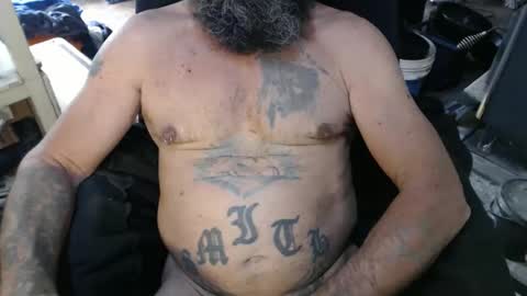 Snapshot of naturenaked chatting on December 5, 11:08 am NatureNaked online show from December 5, 11:08 am