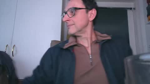 Snapshot of naturista25 chatting on December 5, 2:36 pm naturista25 online show from December 5, 2:36 pm