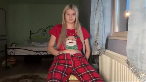 Snapshot of natybron chatting on November 26, 5:08 am Andreea online show from November 26, 5:08 am