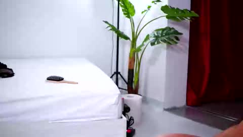 Naty online show from October 18, 9:43 am