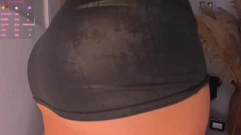 Snapshot of natyferrer chatting on December 18, 12:17 am Naty Ferrer online show from December 18, 12:17 am