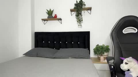 Emily online show from November 14, 3:55 pm