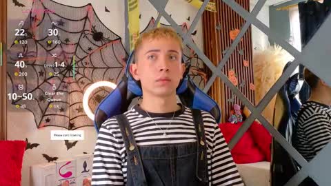 Christopher  Chris online show from October 16, 1:01 pm