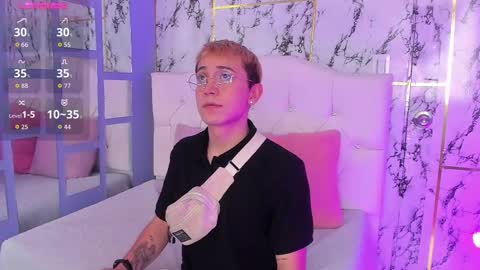 Christopher  Chris online show from November 25, 1:22 pm