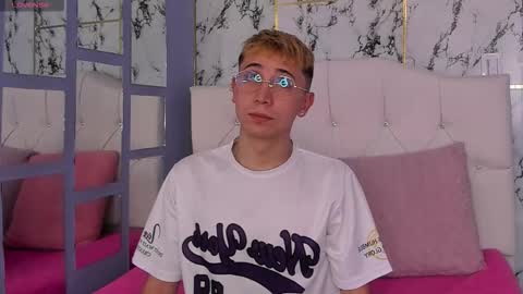 Christopher  Chris online show from November 29, 1:25 pm