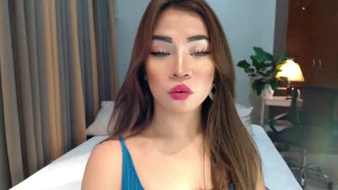 Snapshot of naughty_dreamerxxx chatting on December 4, 7:50 am Queen Jess online show from December 4, 7:50 am