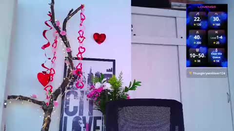 Em  please help me reach 100 thumbs up 3 online show from February 14, 6:08 pm