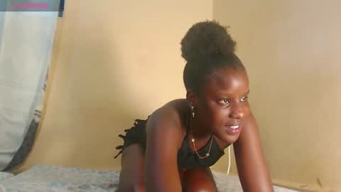 Snapshot of naughty_kitty021 chatting on September 18, 1:35 pm naomi online show from September 18, 1:35 pm