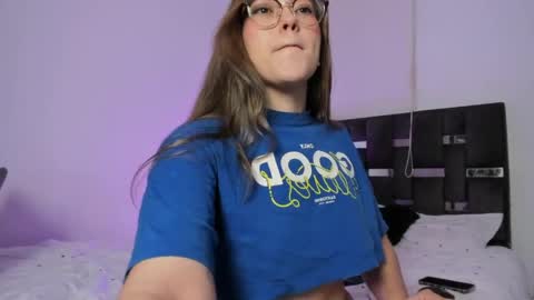 LANAindependent model online show from April 15, 8:10 am