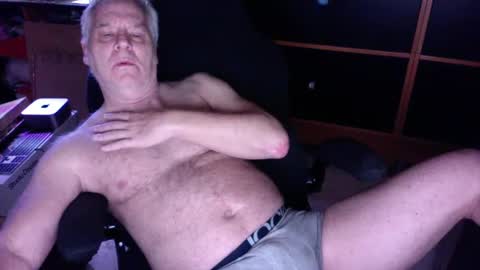 Snapshot of naughtydaddyla chatting on January 12, 4:31 am naughtydaddyla online show from January 12, 4:31 am